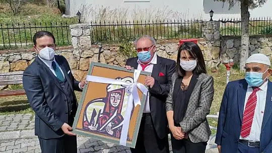 Fethiye'de Huzur Evi sakini opera seslendirdi