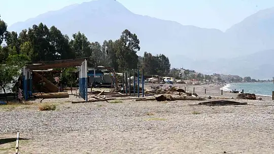 Fethiye'de imara aykırı yapıların yıkımına başlandı