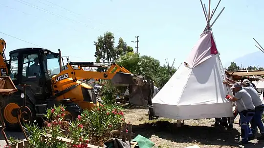 Fethiye'de imara aykırı yapıların yıkımına başlandı