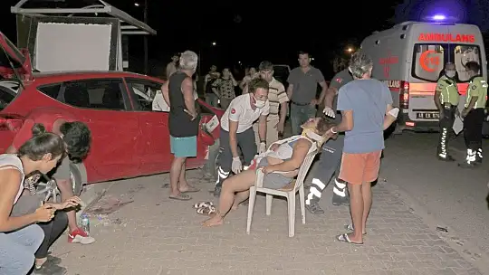 Fethiye'de otomobille kamyonet çarpıştı: 2 yaralı