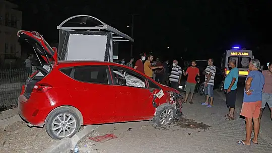 Fethiye'de otomobille kamyonet çarpıştı: 2 yaralı