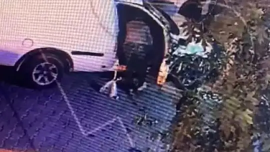 Fethiye'de park halindeki araçtan hırsızlık yapan şahıs tutuklandı