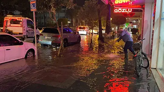 Fethiye'de sağanak yağış etkili oldu