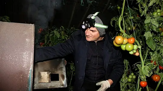 Fethiye'de sera üreticisinin sobalı don nöbeti