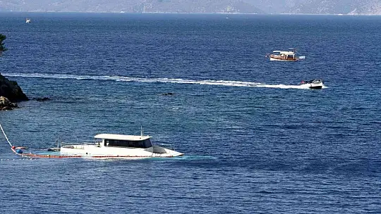 Fethiye'de su alarak batan teknedeki 3 kişi kurtarıldı