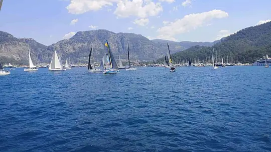 Fethiye'de tekneler Atatürk anısına yarışıyor