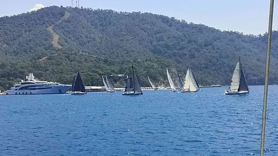 Fethiye'de tekneler Atatürk anısına yarışıyor