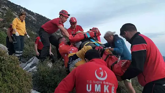 Fethiye'de yamaç paraşütüyle kayalıklara düşen Rus turist yaralandı