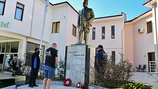 FETHİYE'DEKİ İNGİLİZLERDEN ATATÜRK'Ü ANMA  TÖRENİ