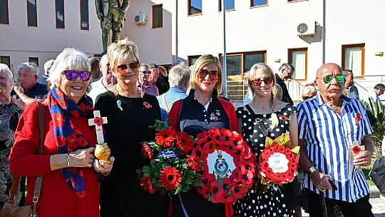 FETHİYE'DEKİ İNGİLİZLERDEN ATATÜRK'Ü ANMA  TÖRENİ