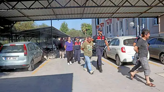 FETHİYE'DEN YUNANİSTAN'A KAÇMAYA ÇALIŞAN FETÖ ŞÜPHELİLERİ YAKALANDI