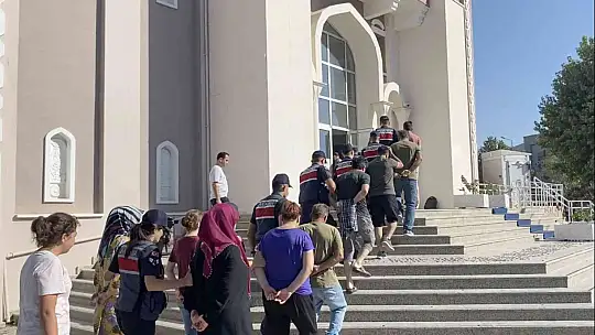 FETHİYE'DEN YUNANİSTAN'A KAÇMAYA ÇALIŞAN FETÖ ŞÜPHELİLERİ YAKALANDI