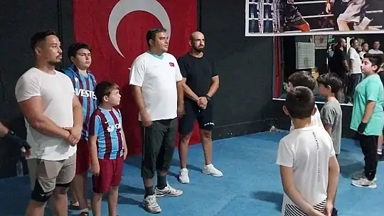 Fethiye Kaymakamı Balcı, Uluslararası Boks Şampiyonu Alcu ile antrenman yaptı