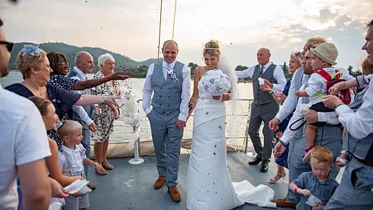 FETHİYE YABANCILARIN DÜĞÜN MERKEZİ OLDU