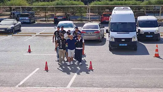 Film gibi uyuşturucu operasyonunda 4 tutuklama