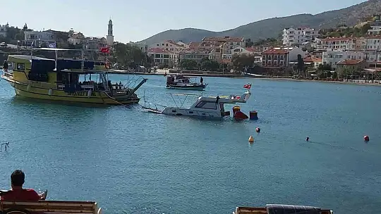 Fırtına nedeniyle batan lüks tekne 5 gün süren çalışmalar neticesinde kıyıya çekildi