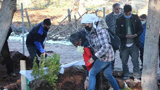 Gamze'nin cenazesi toprağa verildi