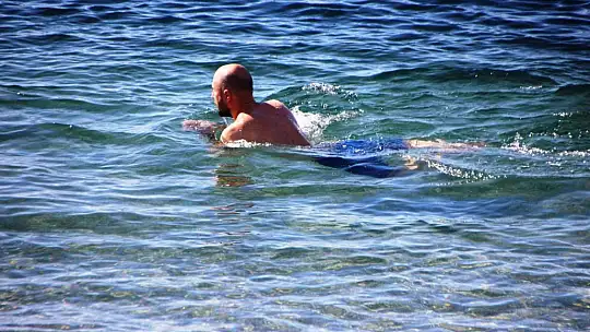 GECE KABUSU YAŞADILAR, SABAH DENİZE GİRDİLER