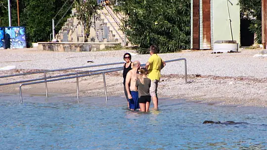 GECE KABUSU YAŞADILAR, SABAH DENİZE GİRDİLER
