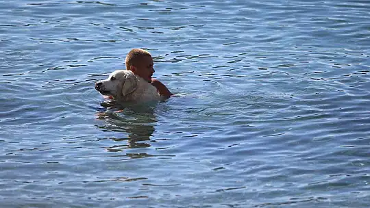 GECE KABUSU YAŞADILAR, SABAH DENİZE GİRDİLER