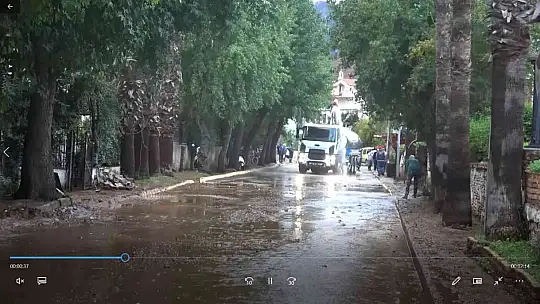 GEÇTİĞİMİZ KIŞ SELİN VURDUĞU İÇMELER MAHALLESİ SAKİNLERİ DERE YATAKLARI TEMİZLENSİN İSTİYOR