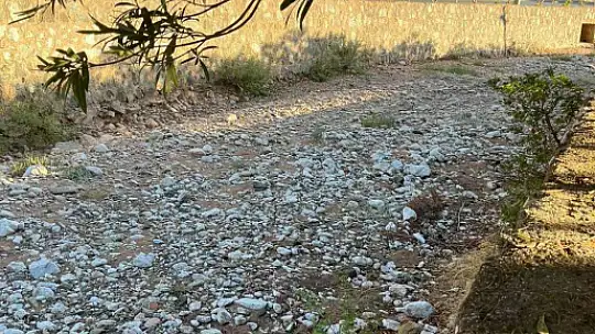 GEÇTİĞİMİZ KIŞ SELİN VURDUĞU İÇMELER MAHALLESİ SAKİNLERİ DERE YATAKLARI TEMİZLENSİN İSTİYOR