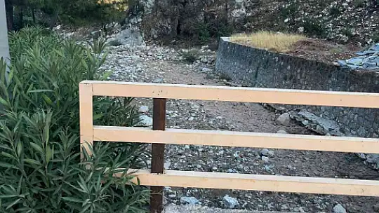 GEÇTİĞİMİZ KIŞ SELİN VURDUĞU İÇMELER MAHALLESİ SAKİNLERİ DERE YATAKLARI TEMİZLENSİN İSTİYOR