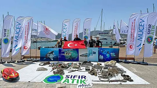 Göcek'te deniz dibi temizliği yapıldı