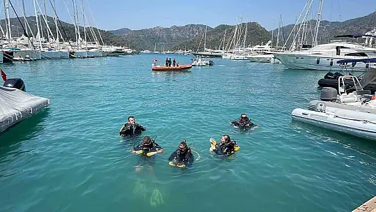 Göcek'te deniz dibi temizliği yapıldı