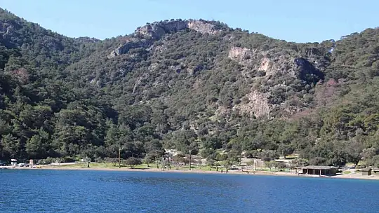 Göcek'te koylardaki kaçak yapılaşma yerinde incelendi