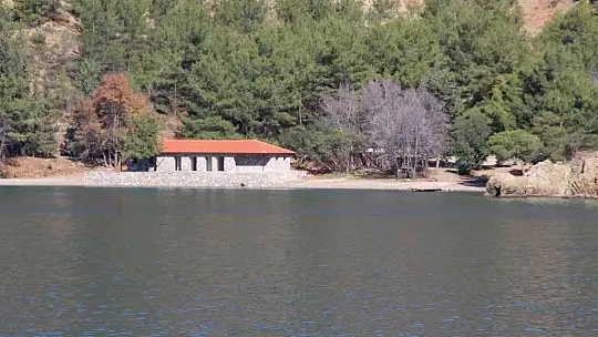 Göcek'te koylardaki kaçak yapılaşma yerinde incelendi