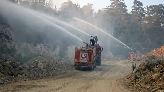 Gökbel Dağları alev alev yanıyor