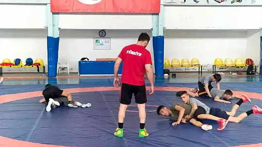 GREKOROMEN YILDIZLAR GÜREŞ MİLLİ TAKIMI'NIN KÖYCEĞİZ KAMPI SÜRÜYOR