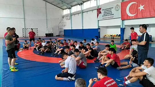 GREKOROMEN YILDIZLAR GÜREŞ MİLLİ TAKIMI'NIN KÖYCEĞİZ KAMPI SÜRÜYOR