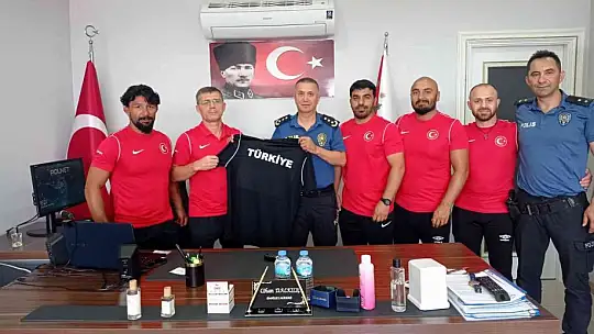 Güreşçiler, Köyceğiz İlçe Emniyet Müdürü Dalkılıç ile bir araya geldi