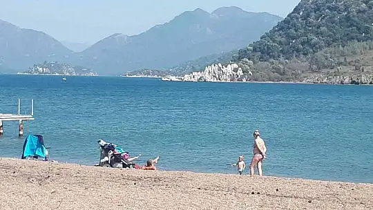 Güzel havayı gören Marmarisliler, plajları ve piknik alanlarını doldurdu