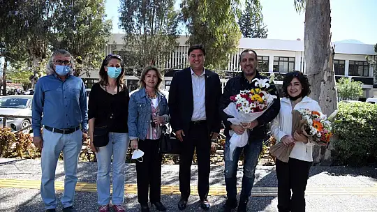 Ünlü sanatçılardan Karaca'ya ziyaret