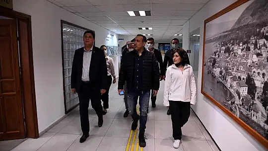 Ünlü sanatçılardan Karaca'ya ziyaret