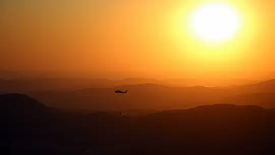 Hava araçlarının yüzlerce sortisine karşılık rüzgarın yön değiştirmesi alevleri artırdı