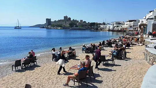 Hava sıcaklığı 25 dereceye ulaştı, sahiller doldu taştı