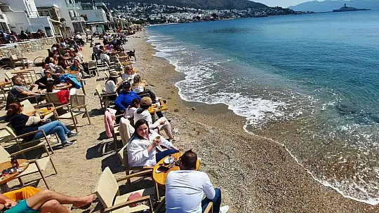 Hava sıcaklığı 25 dereceye ulaştı, sahiller doldu taştı