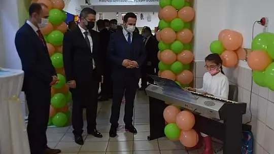 Hayırsever vatandaştan Atatürk İlkokulu'na kütüphane desteği