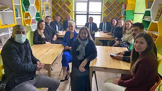 Hayırsever vatandaştan Atatürk İlkokulu'na kütüphane desteği