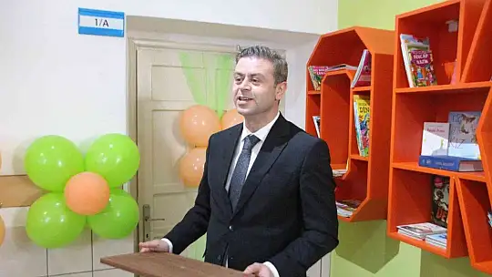 Hayırsever vatandaştan Atatürk İlkokulu'na kütüphane desteği