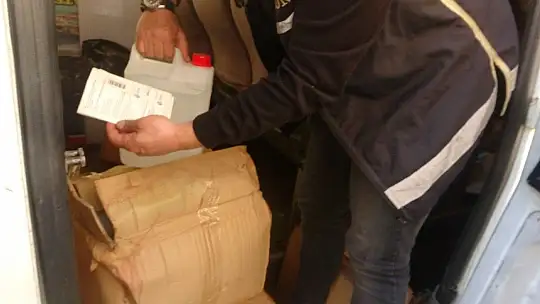 Hurda araç içerisinde 550 litre etil alkol ele geçirildi