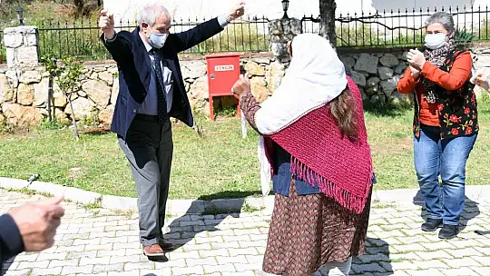 Huzurevi sakinleri Kent Orkestrası ile moral buldu