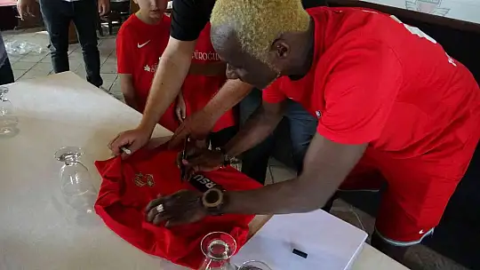 İbrahim Yattara, Muğla Süper Amatör Lig takımı Ortaköyspor ile sözleşme imzaladı