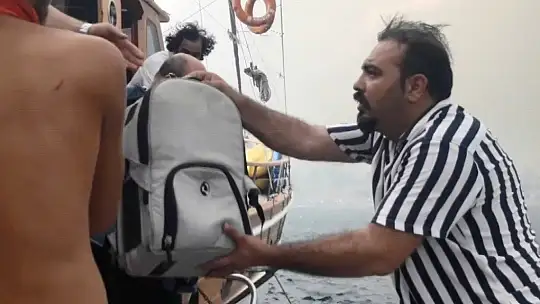 İHA ekibi yangında mahsur kaldı