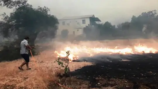 İHA ekibi yangında mahsur kaldı