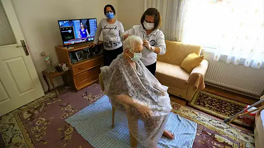 İhtiyaç sahibi vatandaşların Bayram bakımı Büyükşehir'den